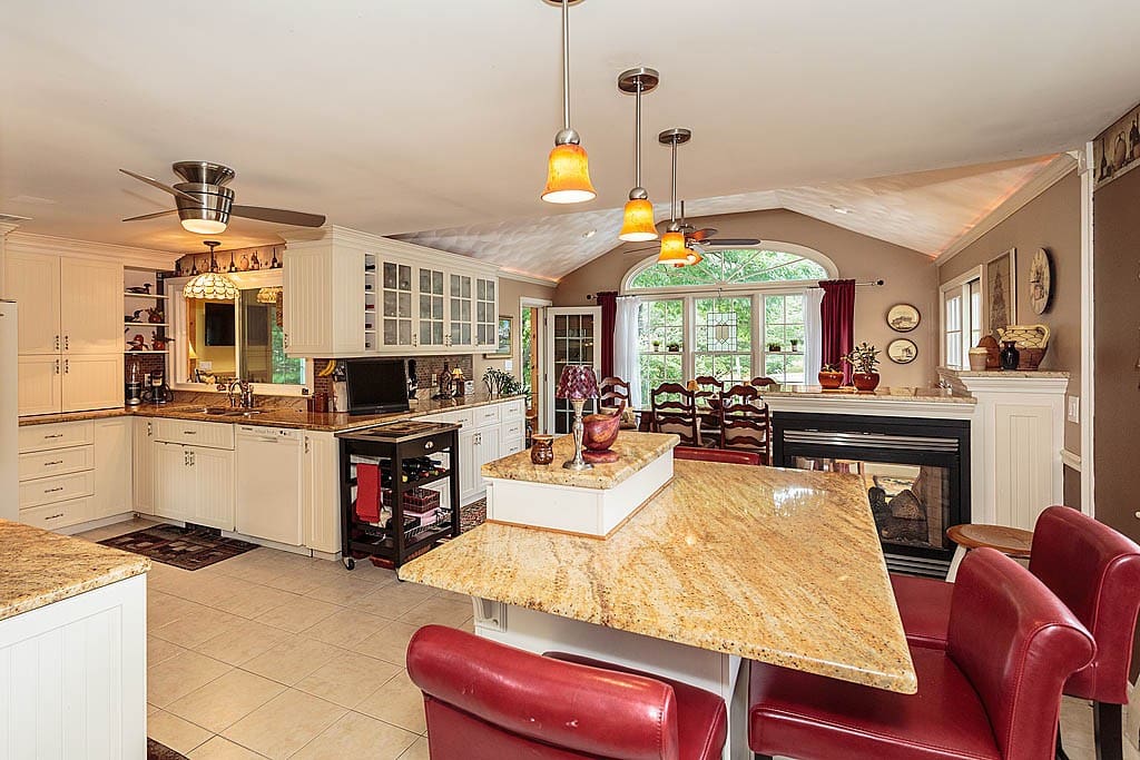 25 Washington Ave Burlington Kitchen