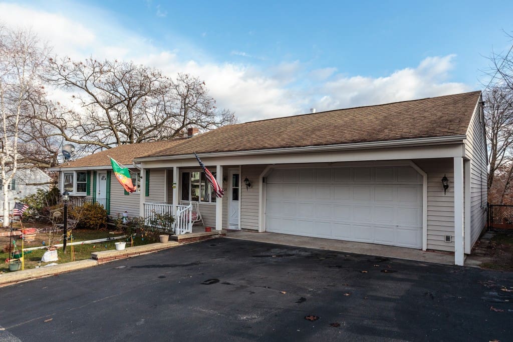 109 Seventh Avenue, Lowell, MA 01854