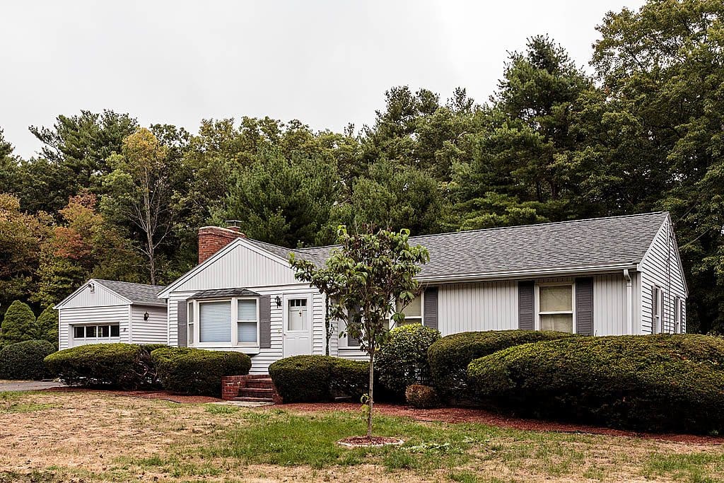 11 Liberty Avenue Burlington MA 01803